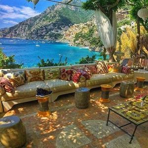 Meet your Posher, Nelia